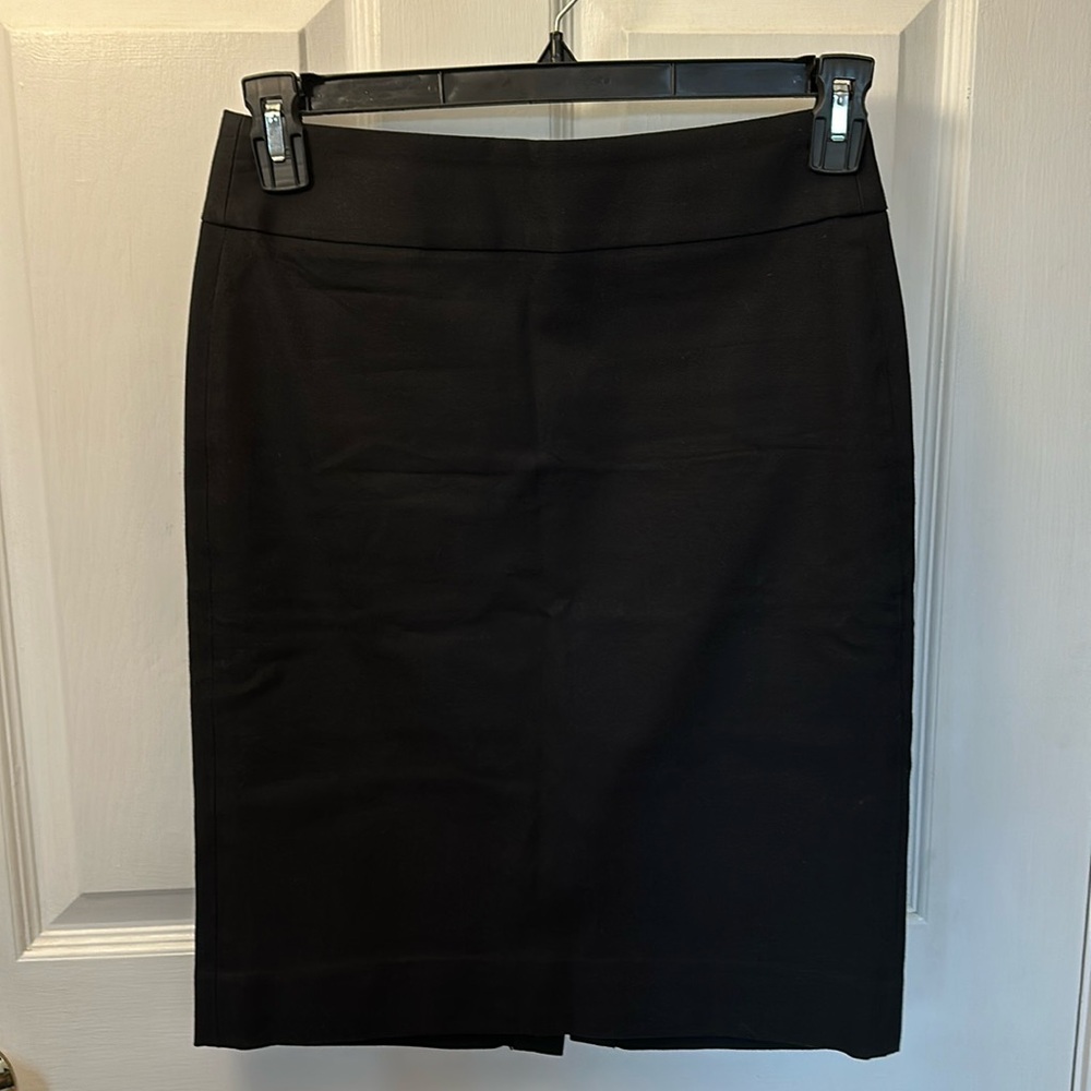 Banana Republic Women’s Pencil Skirt. Size 2.